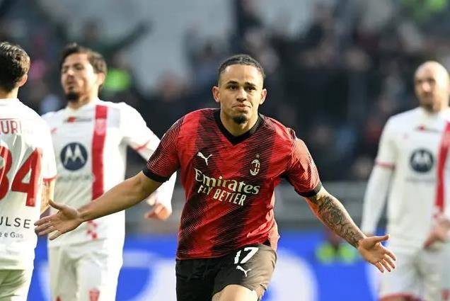 雷竞技登录入口 -法国杯赛前走向成谜，那不勒斯战术微调，气氛紧张，高层口径保持一致 