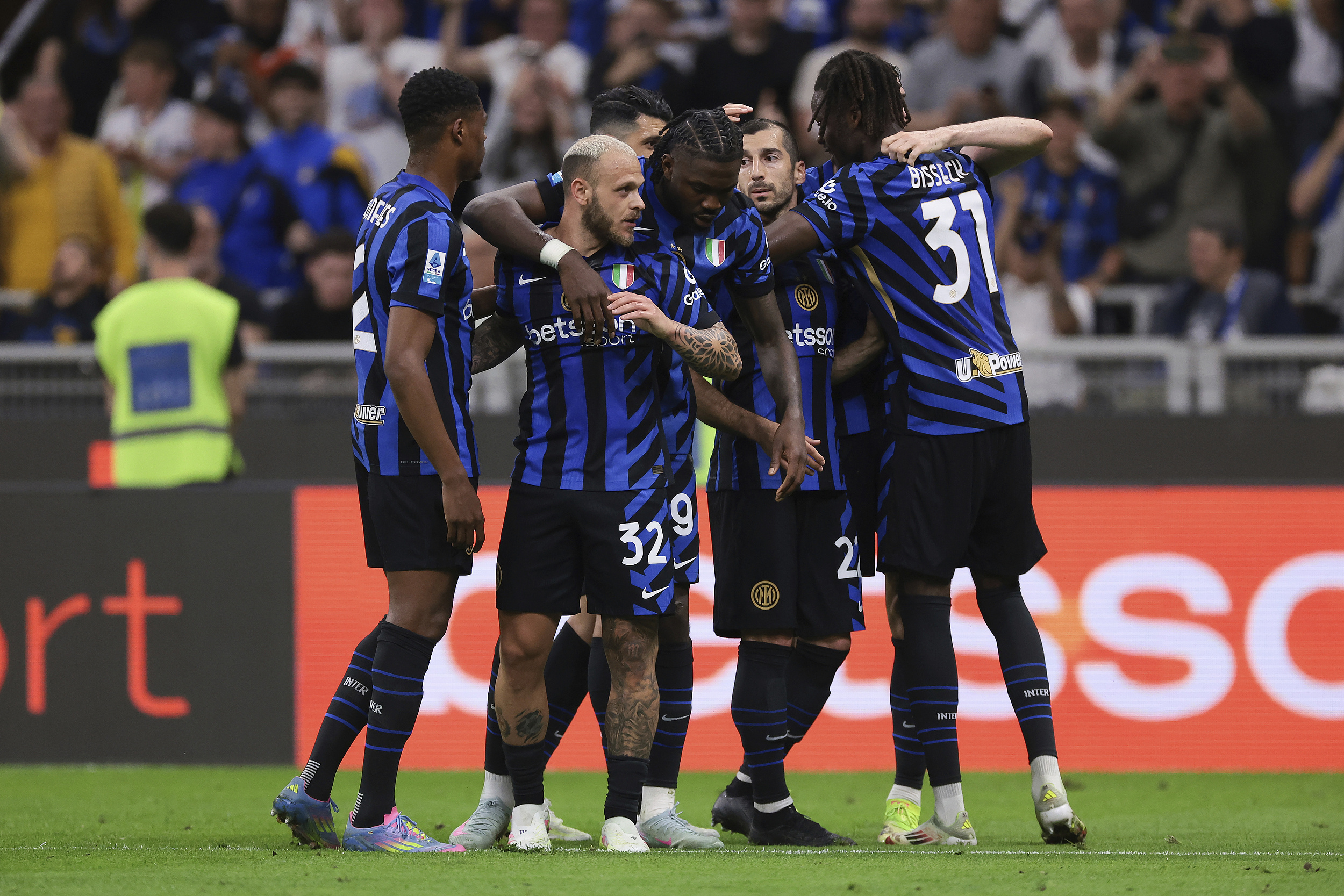 雷竞技登录入口 -巴黎圣日耳曼与皇家社会的欧冠比赛分析