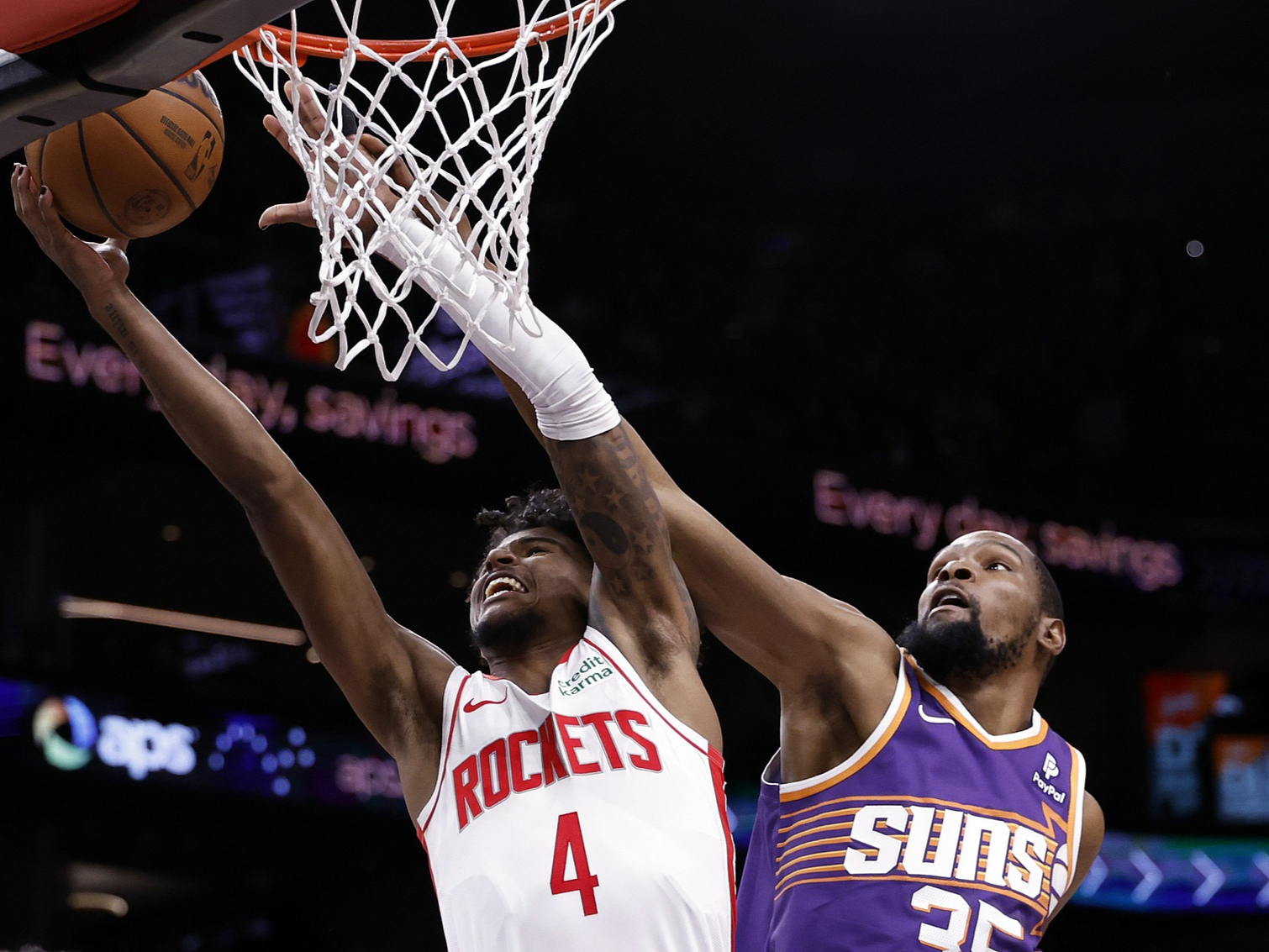 雷竞技 -关键时刻体能课后；休斯敦火箭防线松动备战欧联；引发热议；轮换策略成焦点 