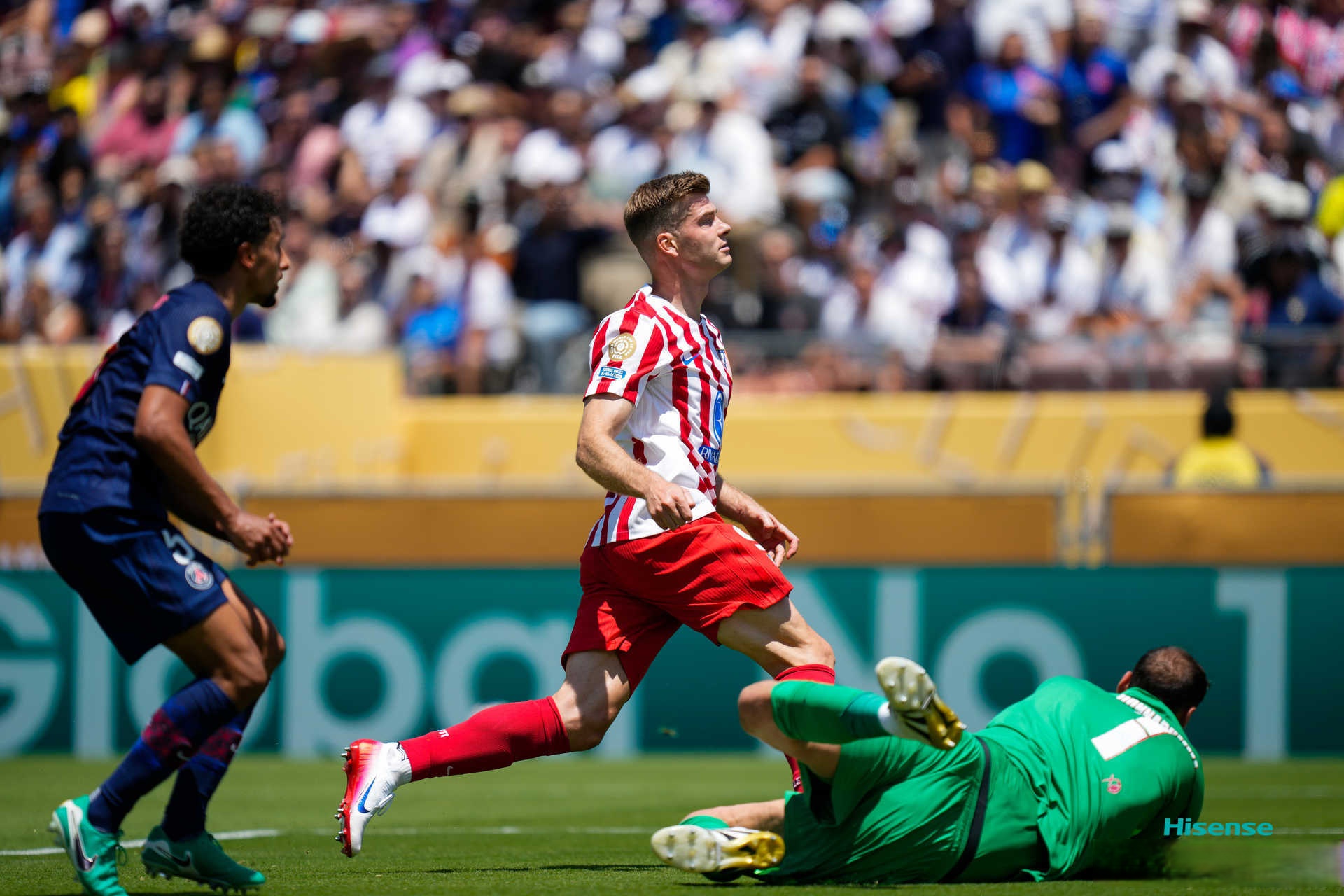 雷竞技登录入口 -转折点！马德里竞技迎来里程碑，中超冲刺阶段攻防权衡，气氛紧张，控场能力受关注 